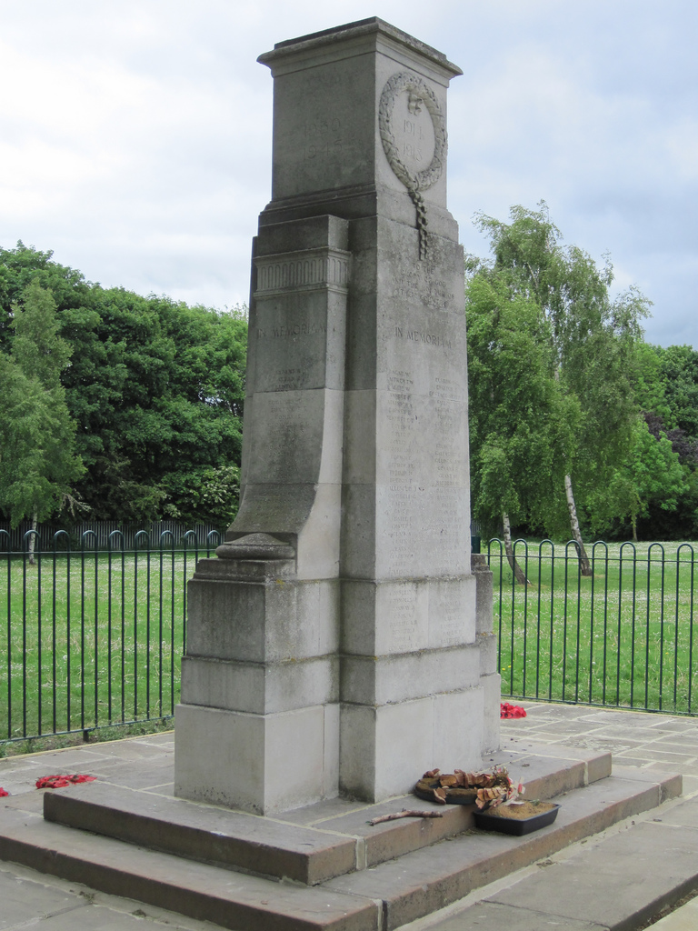 War Memorial, Smith's Dock Park
